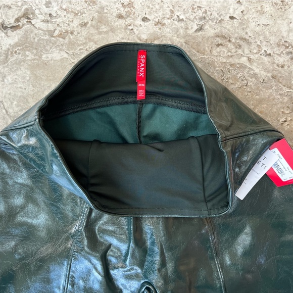 NWT SPANX Faux Patent Leather Leggings in Deep Green, size M - Picture 6 of 11